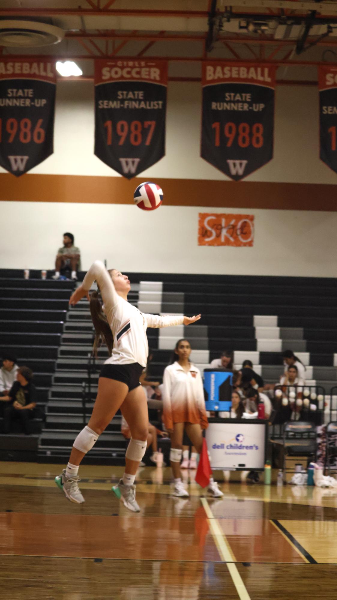 JV Orange Volleyball Slips Through to Take Win Against Cedar Ridge 2-1